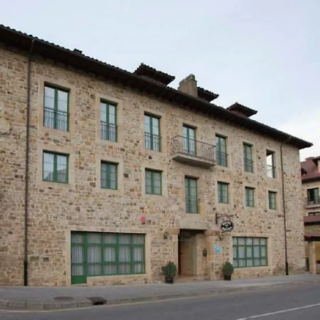 Hotel Villa De Cabrales-3